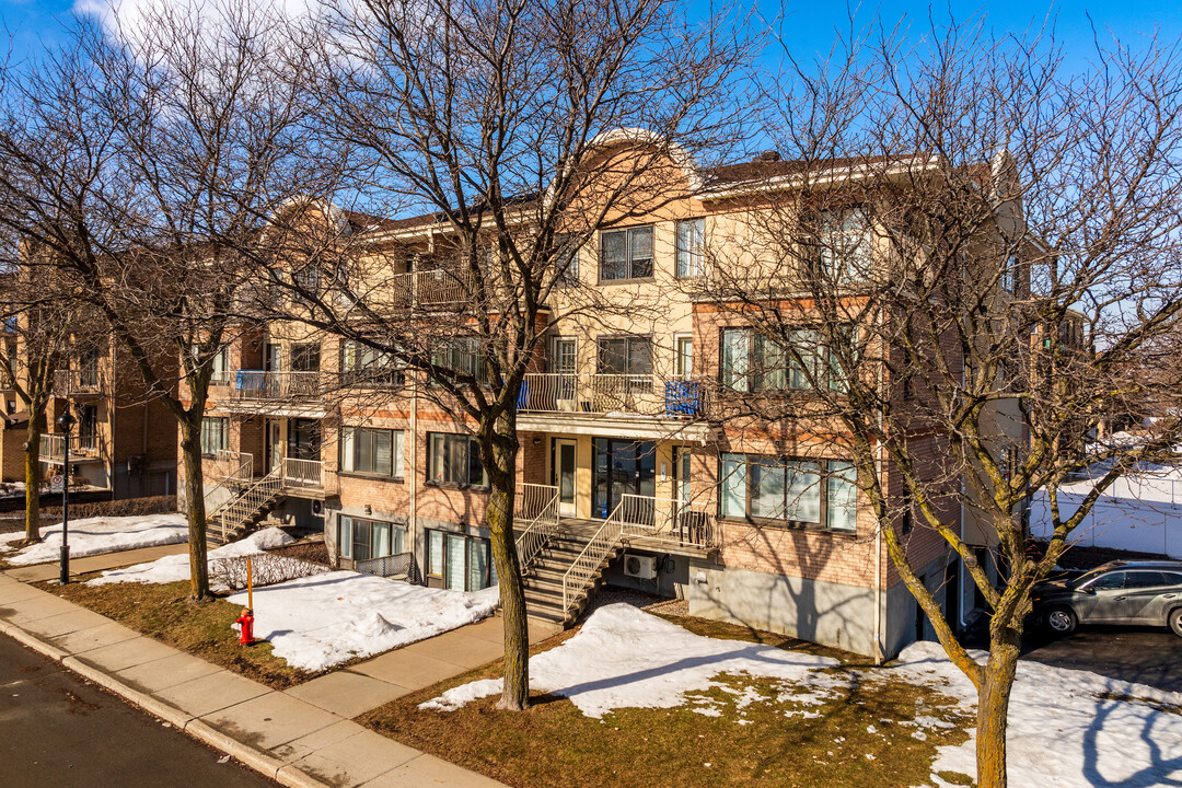 7643-7649 André-Arnoux St in Montréal, QC - Building Photo