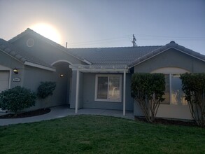 3305 S Martin St in Visalia, CA - Building Photo - Building Photo