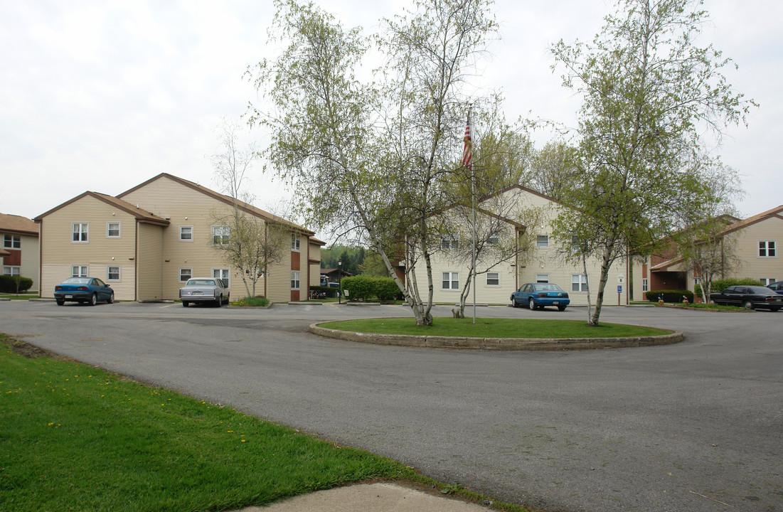 Merreyvale Apartments in Beech Creek, PA - Building Photo