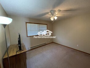 620 Circle Pine Dr in New Richmond, WI - Building Photo - Building Photo