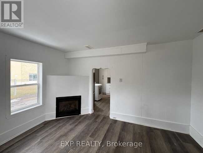 226 FIRST STREET W in Cornwall, ON - Building Photo - Building Photo