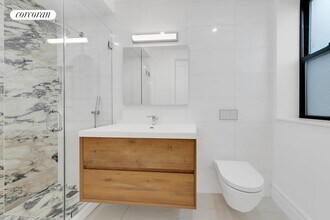 203-211 W 81st St in New York, NY - Building Photo - Building Photo