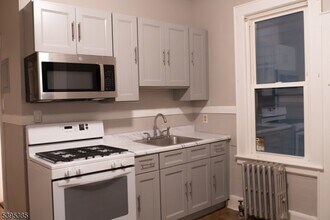 108 Berkshire Pl, Unit 2 in Irvington, NJ - Building Photo - Building Photo