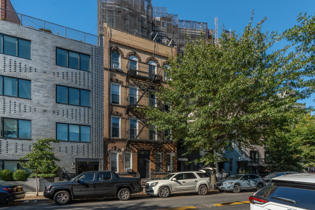 1259 De Kalb Ave in Brooklyn, NY - Building Photo