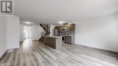 21 Woodedge Cir in Kitchener, ON - Building Photo - Building Photo