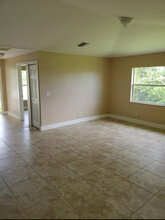 1118 Eisenhower Blvd in Lehigh Acres, FL - Building Photo - Building Photo