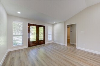 4706 Kingussie Dr in Houston, TX - Building Photo - Building Photo