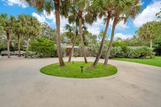 5305 SW 62nd Ave in Miami, FL - Building Photo - Building Photo