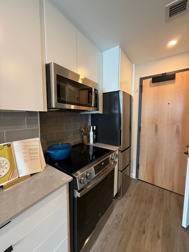 413 NW 25th Ave, Unit S in Miami, FL - Building Photo - Building Photo