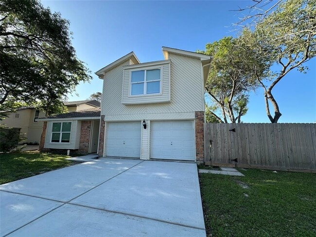 101 Cavalry Cir in League City, TX - Building Photo - Building Photo