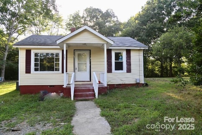 property at 615 Marion St