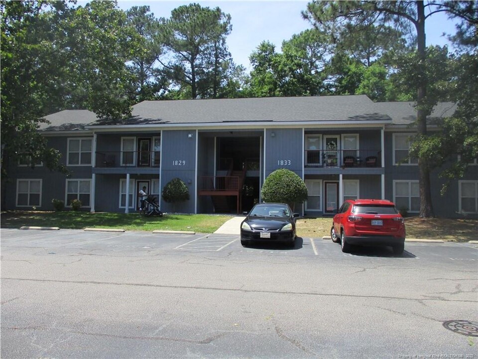 1833 Sardonyx Rd in Fayetteville, NC - Building Photo