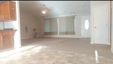 17526 Fisher Rd in Weed, CA - Building Photo - Building Photo