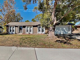 2212 Cornell Dr in Riverview, FL - Building Photo