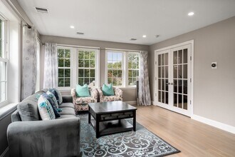 63 Pine St in Natick, MA - Building Photo - Building Photo