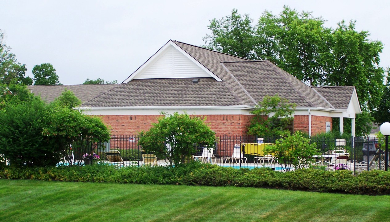 Vistas at Wedgewood in Powell, OH - Foto de edificio