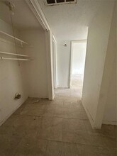 5625 Antoine Dr, Unit 1110 in Houston, TX - Building Photo - Building Photo