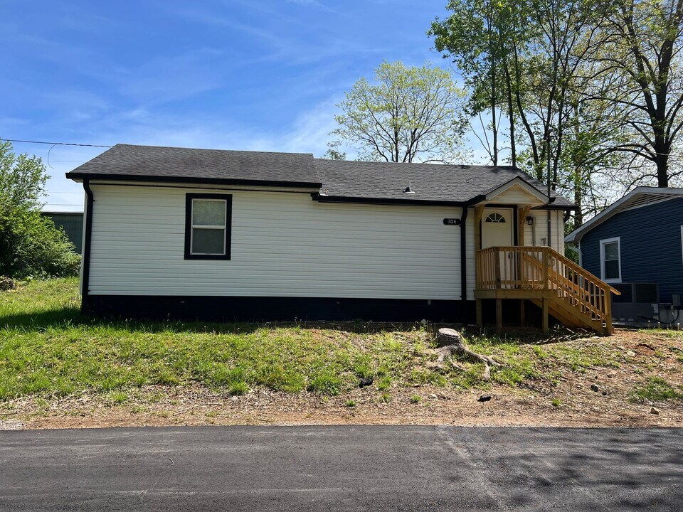 104 Wilson Ct in Clarksville, TN - Building Photo