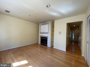 12914 Titania Way in Woodbridge, VA - Building Photo - Building Photo