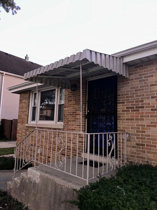 208 27th Ave in Bellwood, IL - Building Photo - Building Photo