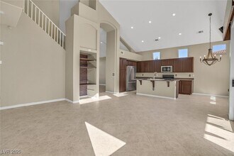 385 Blackstone River Ave in Las Vegas, NV - Building Photo - Building Photo