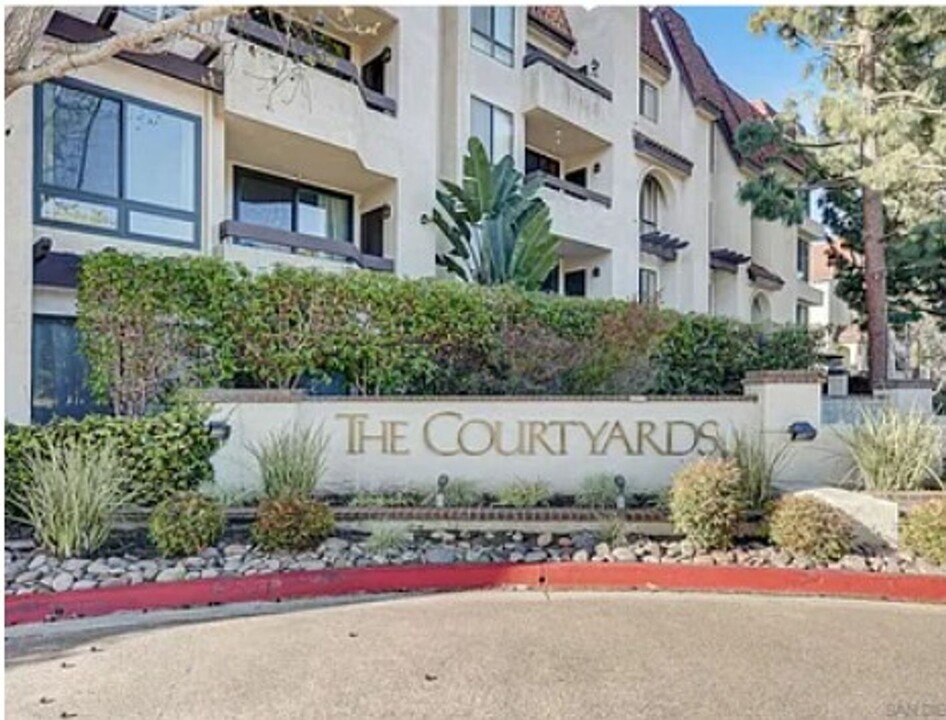 5865 Friars Rd in San Diego, CA - Foto de edificio