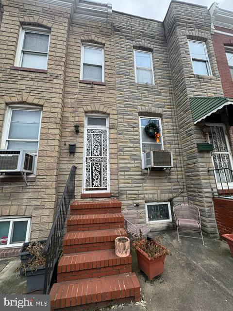1453 Woodall St