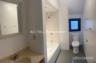 836 Coit Ave NE in Grand Rapids, MI - Building Photo - Building Photo