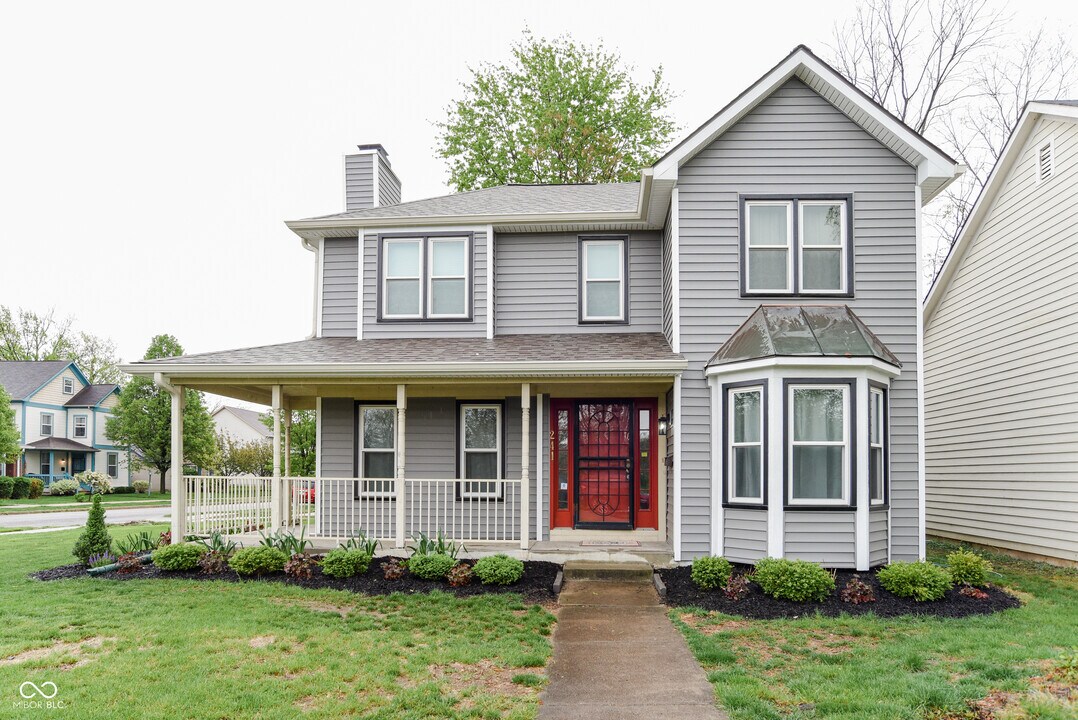 241 E Fall Creek Pkwy S Dr in Indianapolis, IN - Building Photo