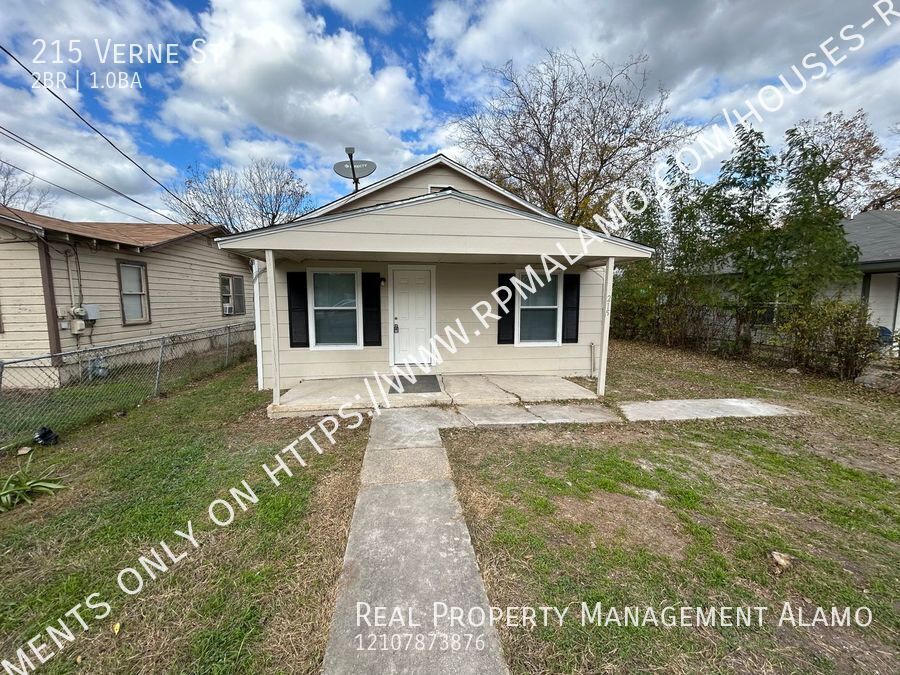 215 Verne St in San Antonio, TX - Building Photo