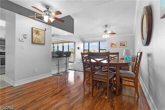 5665 Trailwinds Dr in Ft. Myers, FL - Building Photo - Building Photo