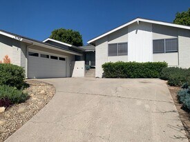 5190 Vista Bahia in Santa Barbara, CA - Building Photo