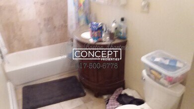 63 Selkirk Rd, Unit 4 in Boston, MA - Foto de edificio - Building Photo