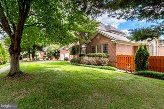 1719 Strine Dr in McLean, VA - Building Photo - Building Photo