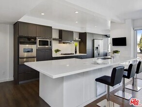 9955 Durant Dr in Beverly Hills, CA - Building Photo - Building Photo
