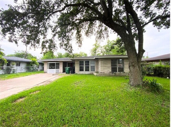 property at 5767 Flamingo Dr