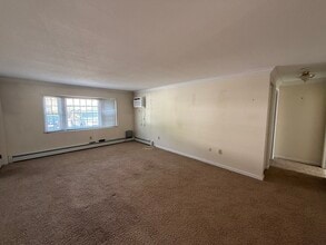 40B Washington Park Dr in Andover, MA - Building Photo - Building Photo