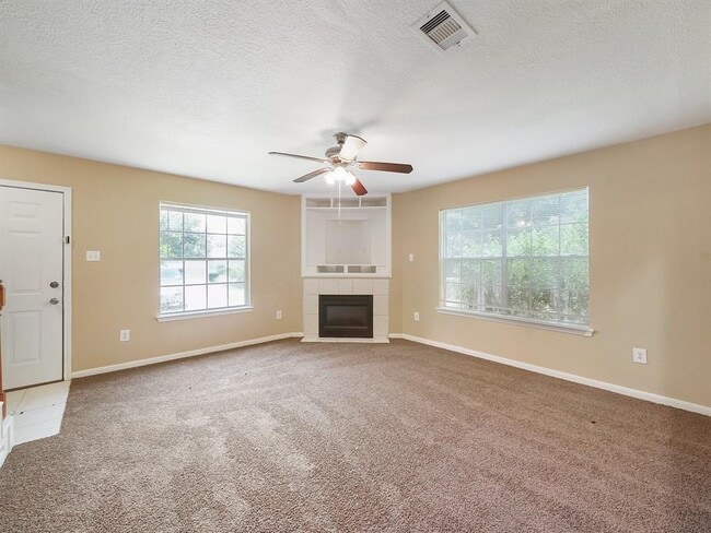 24023 Strong Pine Dr in Huffman, TX - Building Photo - Building Photo