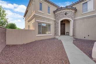 10057 Portula Valley St in Las Vegas, NV - Building Photo - Building Photo