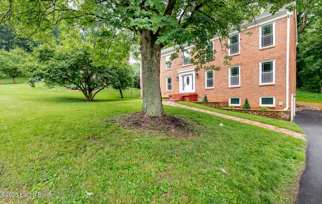 7110 Fox Harbor Rd in Prospect, KY - Building Photo - Building Photo
