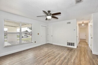 729 Ibsen Ave in Orlando, FL - Building Photo - Building Photo