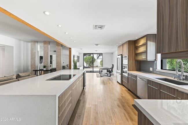 property at 6834 N 72nd Pl