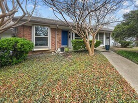13704 Flagstone Ln in Dallas, TX - Building Photo