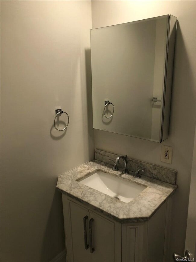 74 Wheeler Ave in Pleasantville, NY - Building Photo - Building Photo