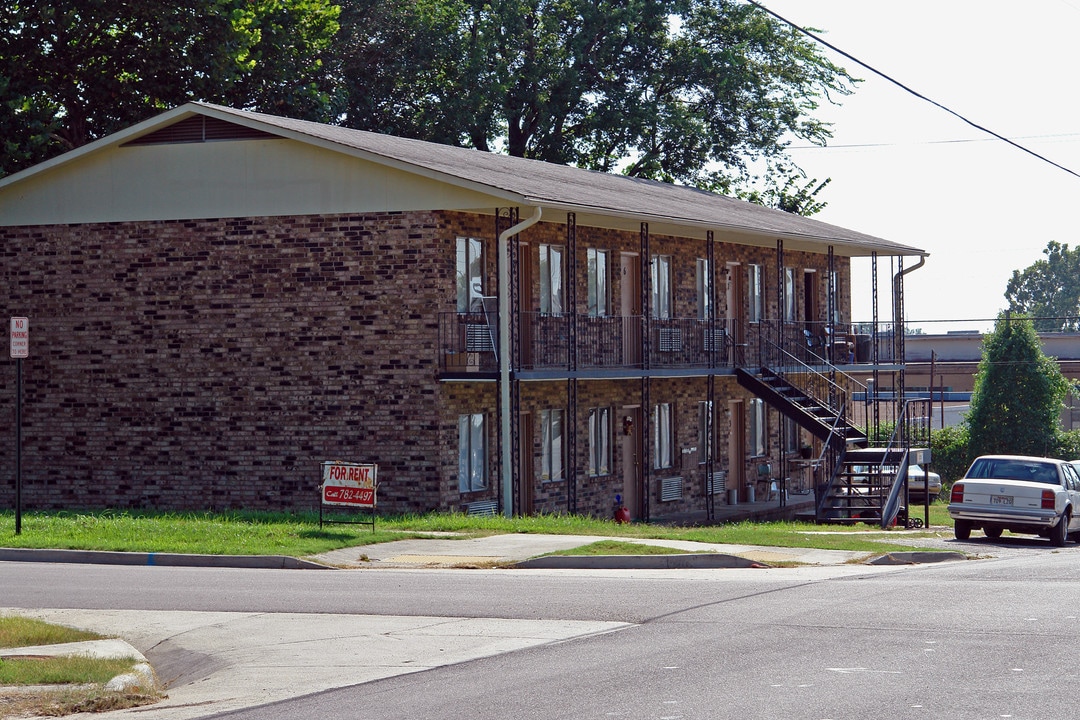 1220 S D St in Fort Smith, AR - Foto de edificio