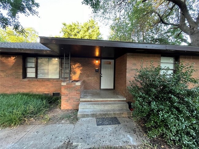 property at 1603 Franklin Dr