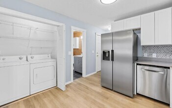 7610 Sarah Dr in Denver, NC - Building Photo - Building Photo