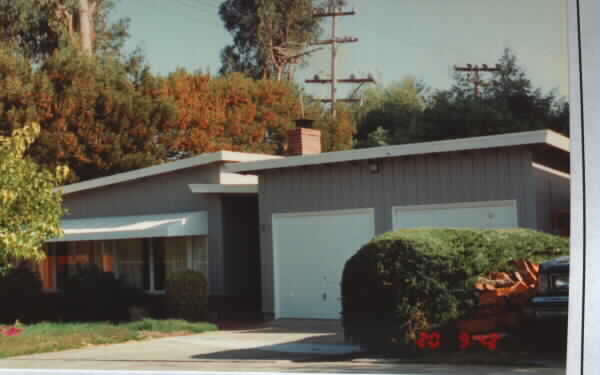 1704-1706 Albemarle Way in Burlingame, CA - Foto de edificio