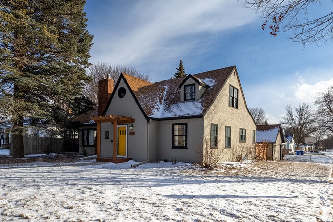 1621 W 22nd St in Sioux Falls, SD - Foto de edificio - Building Photo