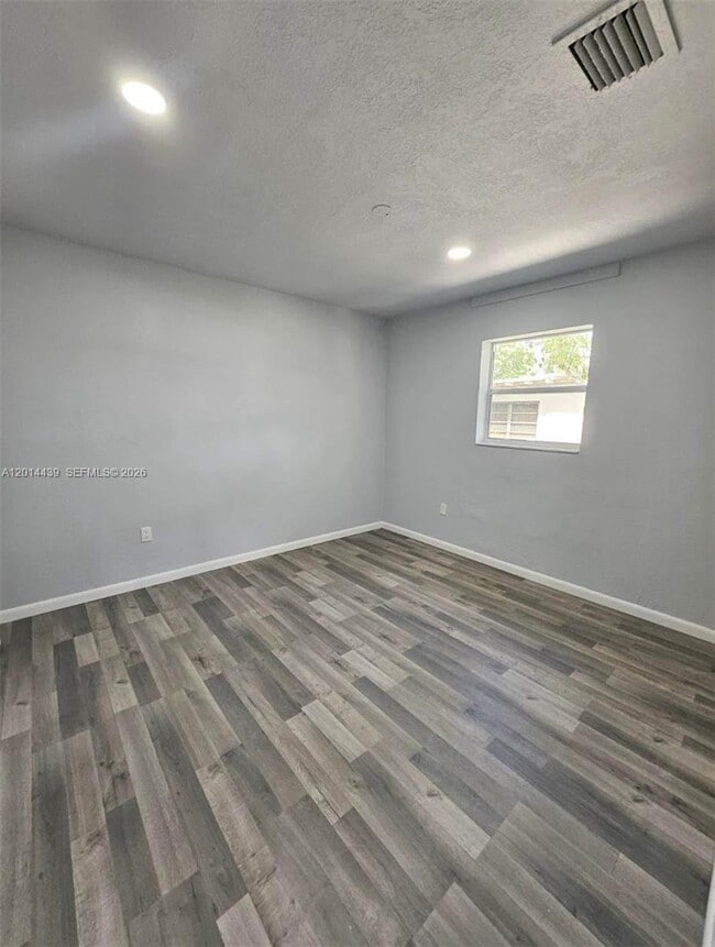 2981 NW 173rd Terrace in Miami Gardens, FL - Foto de edificio - Building Photo